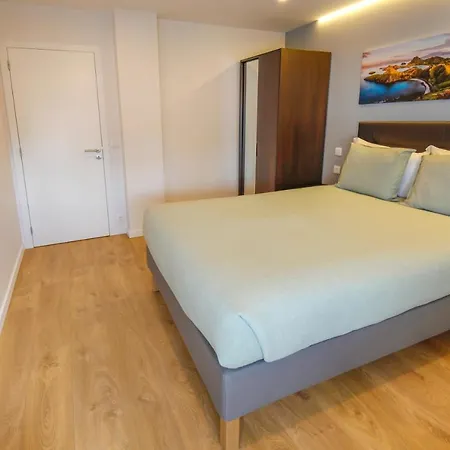 Modern With Garden Daire Fátima