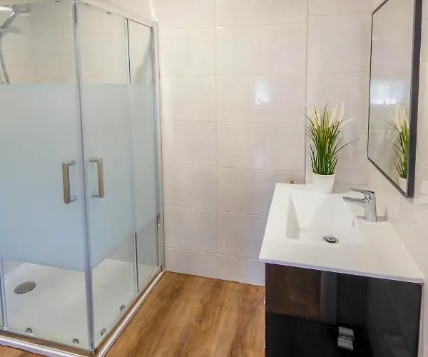 Modern With Garden Apartamento Fátima